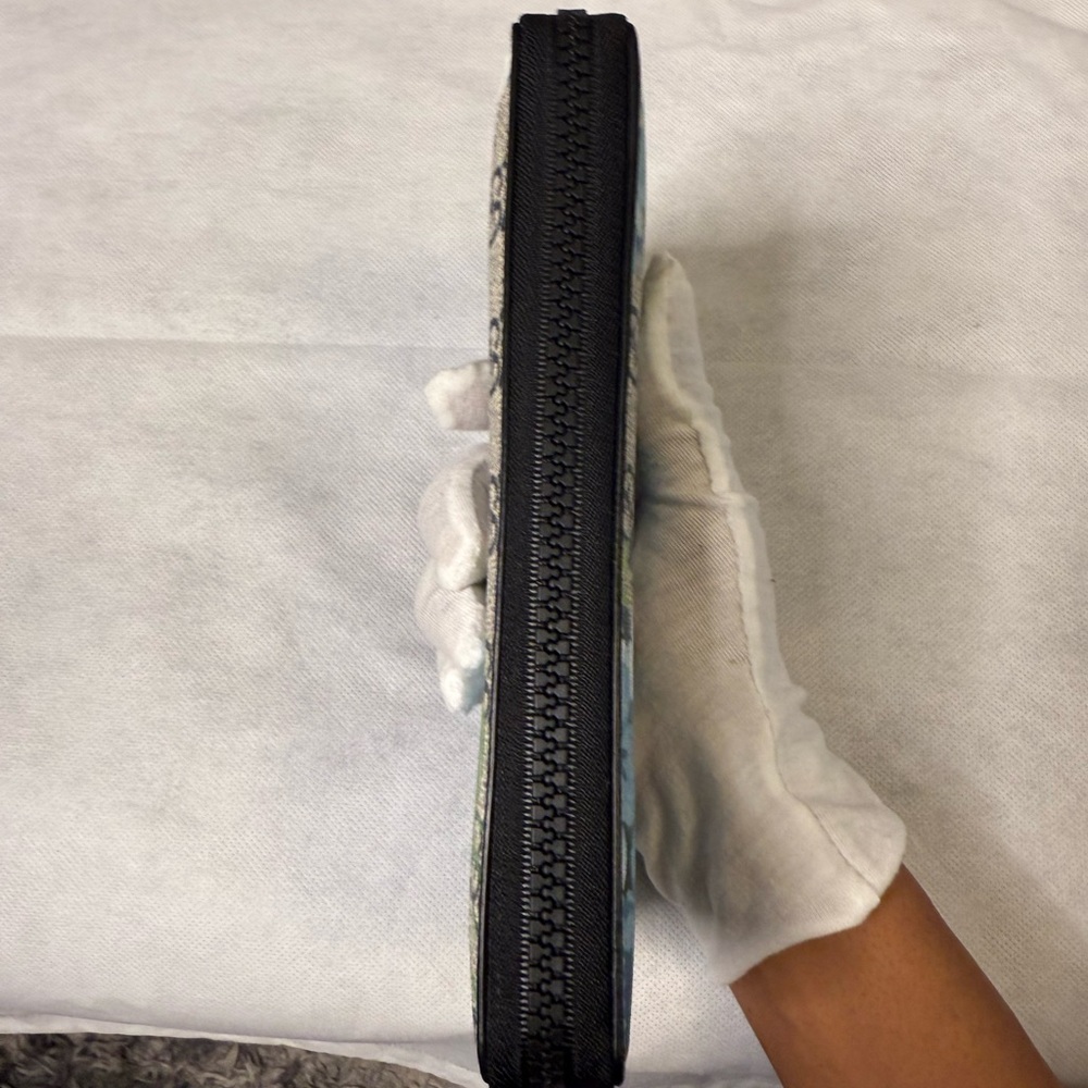 Women’s Gucci GG Blooms Zip-Around Wallet - Picture 2 of 5